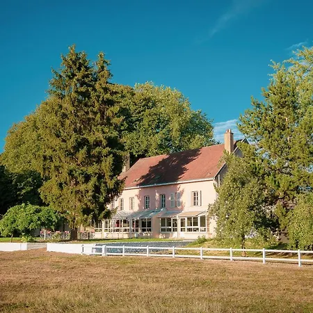 Logis Du Port 호텔 바제유