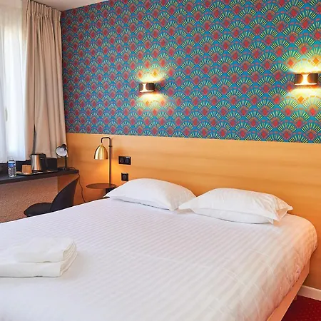 Logis Du Port Hotel Bazeilles