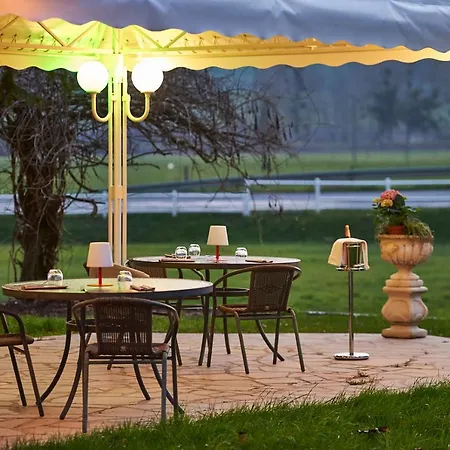 Logis Du Port 3* 바제유