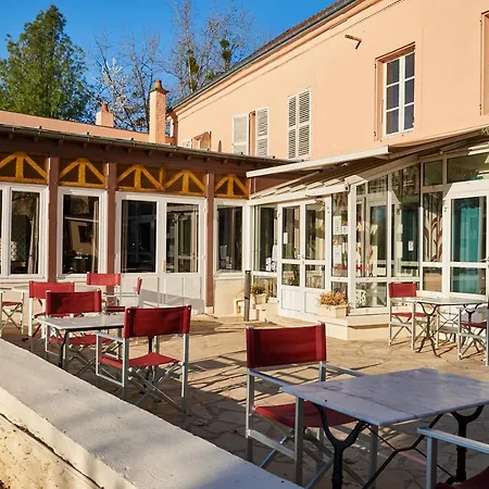 Logis Du Port 3* Bazeilles