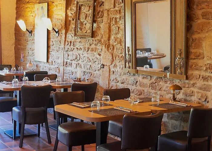 Hotel Logis Du Port Bazeilles